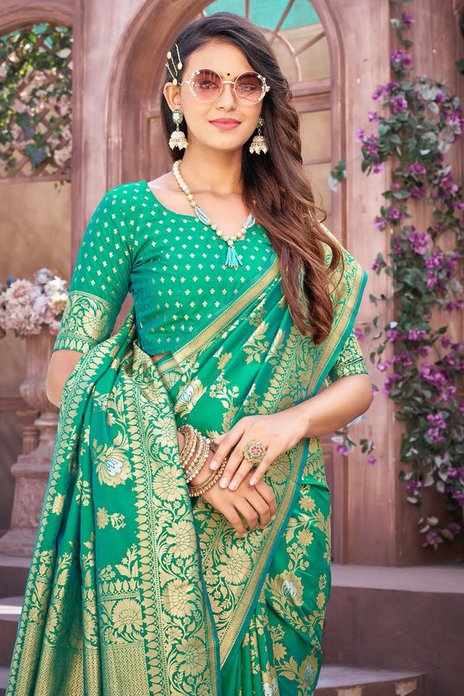 Green Soft Silk Woven Saree And Blouse Piece