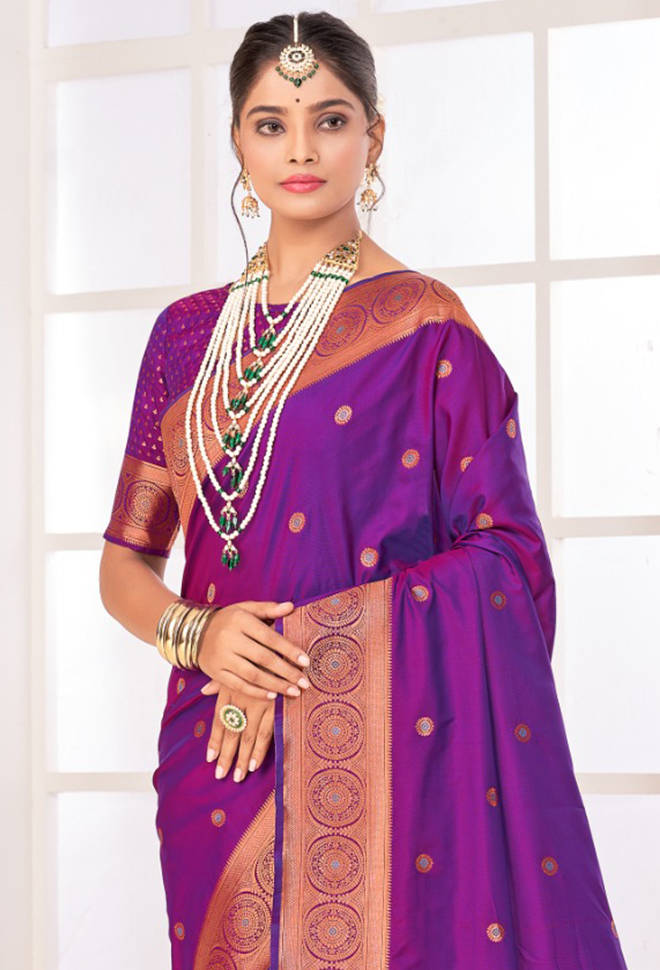 Buy Swtantra Grape Violet Georgette Saree & Unstitched Blouse with Bronze  Lace online