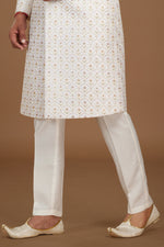 White Sherwani Set In Silk With Thread Work For Men