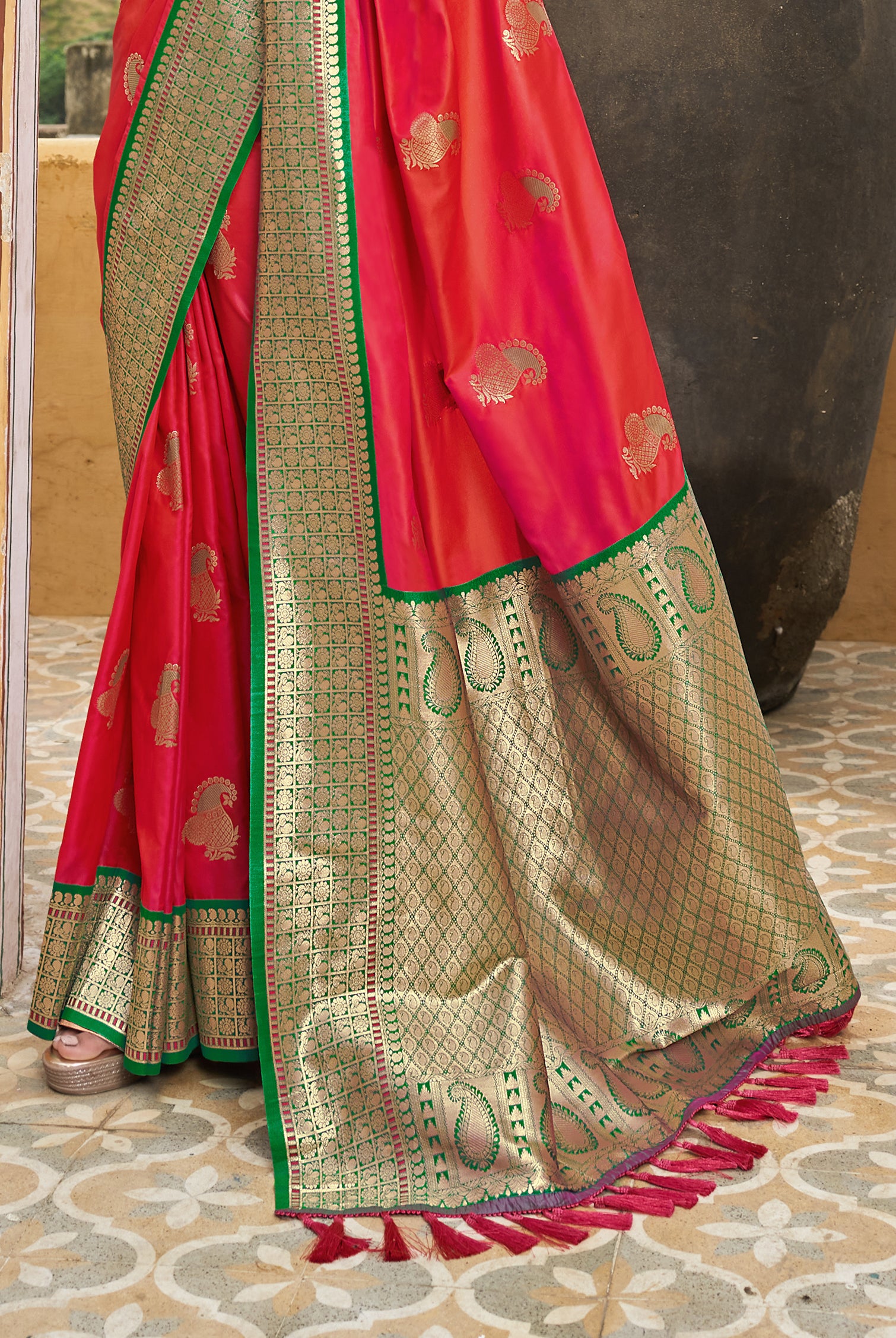 Traditional Sarees - Buy Traditional Indian Sarees Online