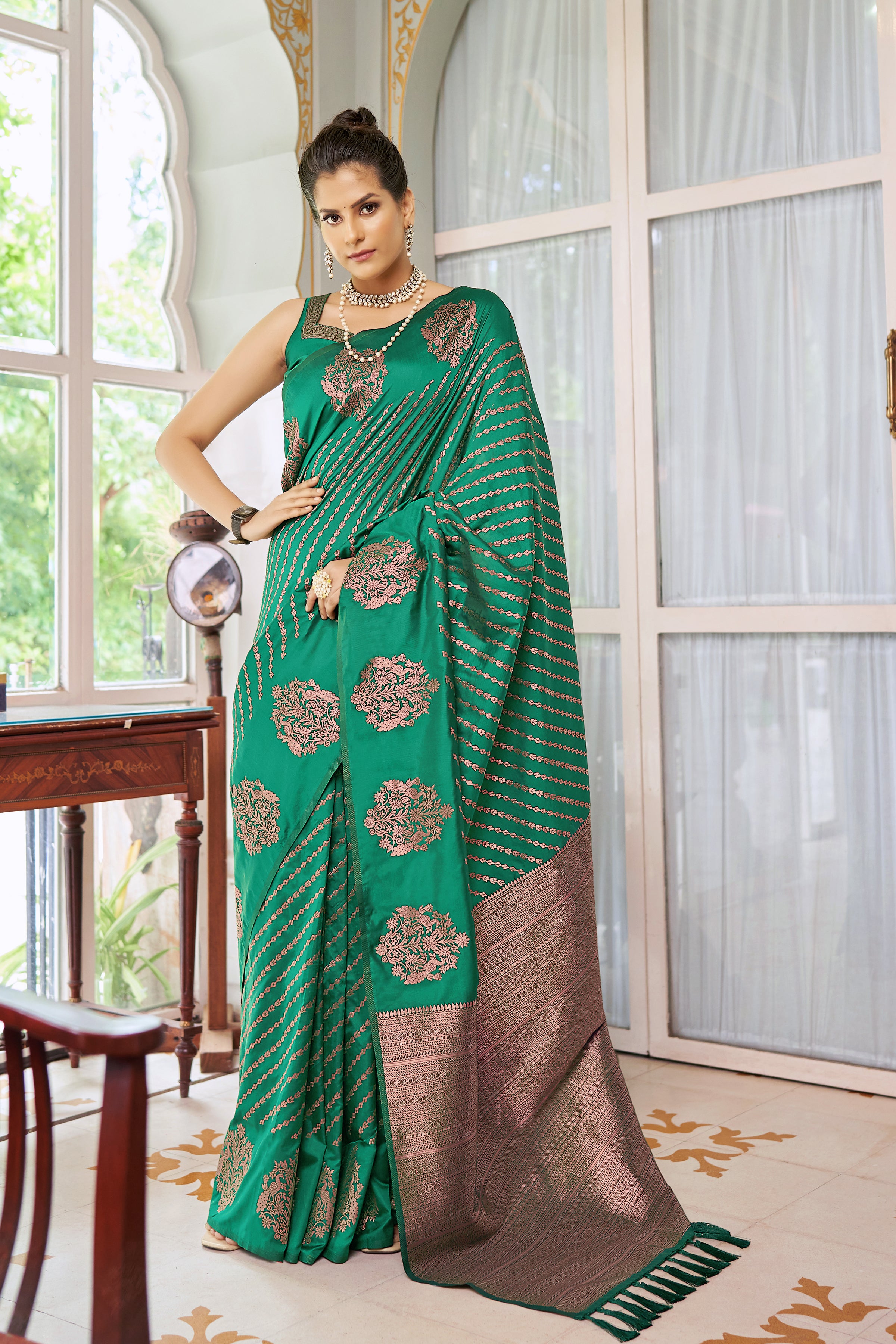 Himanshi Green Soft Silk Saree – Zariknyaa