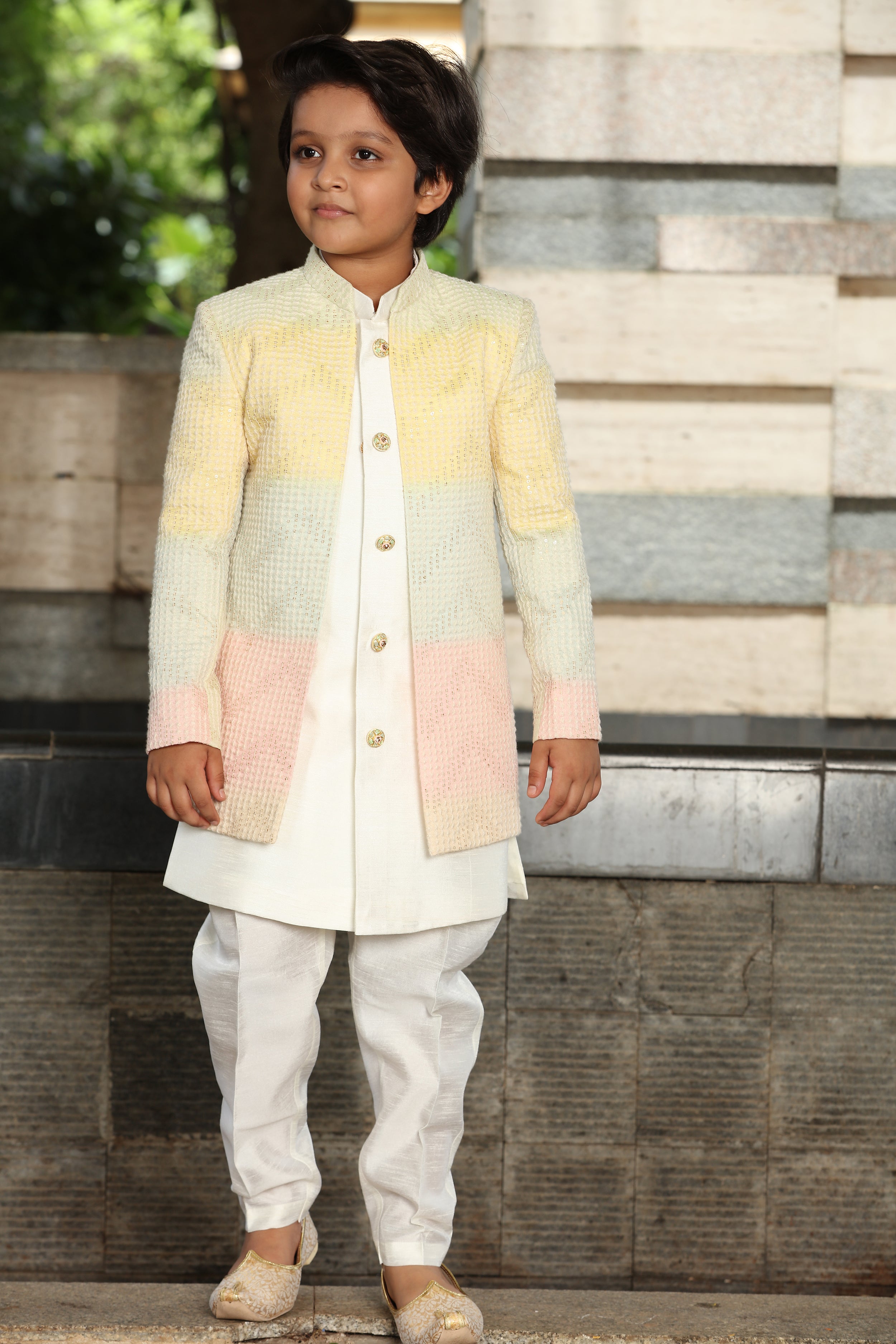 Gray boys suit for formal special events. Boys size 0-10.